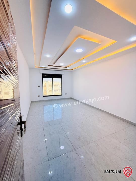 شقة طابق اخير مع روف مساحة 230م للبيع في عمان - شفا بدران اقساط 