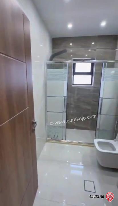 شقة فاخرة طابق ثالث مع رووف مساحة 233م للبيع في عمان - البنيات 