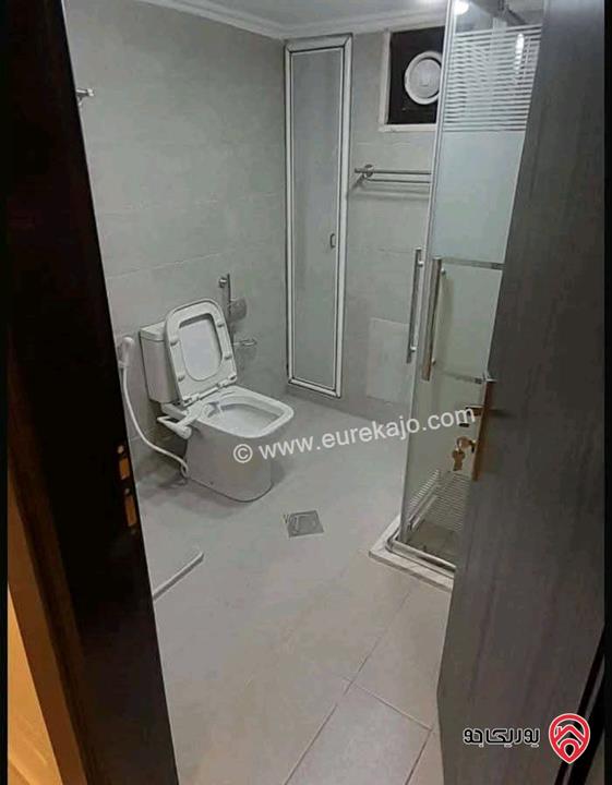 شقة فارغة طابق ثالث مع روف مساحة 260م للايجار في عمان - الرابية  