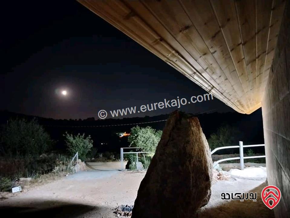 أكواخ وشقق كرم العنب للايجار اليومي في عجلون عبين تبعد 1 كيلومتر عن مثلث عبين تقع على شارع عبين عين جنا 