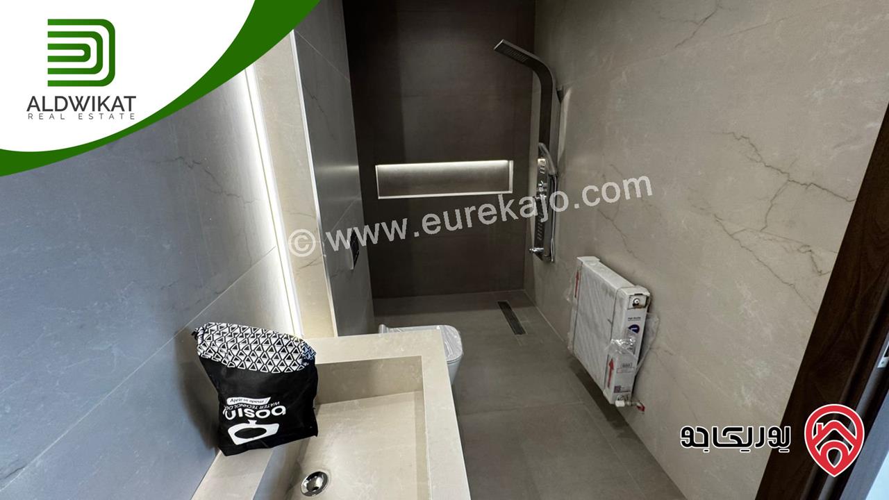 شقة للبيع في عمان - الجبيهة طابق اول مساحة البناء 175م والترس 10م موقع مميز واطلالة