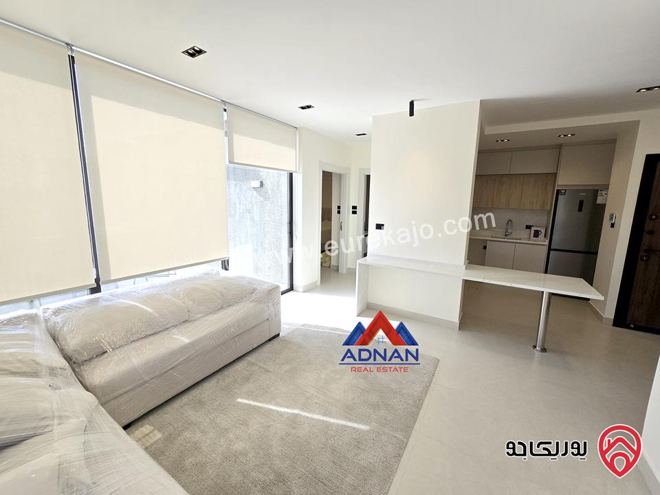 رووف مفروش مساحة 70م مع تراس مطل للإيجار السنوي في عمان - الصويفية