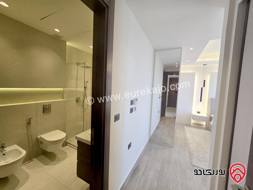 شقة مفروشة دوبلكس اخير مع رووف مساحة 300 متر فخمة ومطلة للإيجار السنوي في جبل عمان 