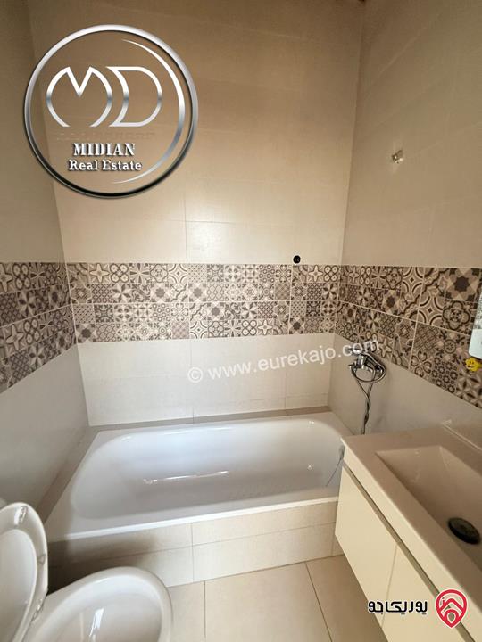 رووف مفروش للايجار في عمان - خلدا مساحة 120م تشطيبات و فرش سوبر ديلوكس اطلالة جميلة بسعر مميز