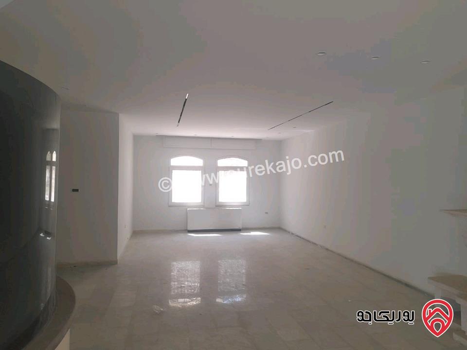 فيلا مساحة 600م على أرض 490م للبيع في عمان - شارع مكة