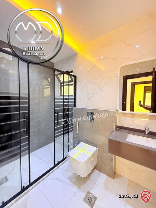 شقق فاخرة للبيع في عمان - ضاحية الرشيد مساحات 220م تشطيبات وديكورات عصرية اطلالة رائعة جديدة لم تسكن بأسعار مميزة