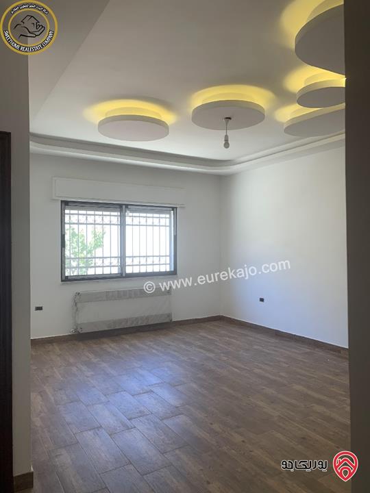 شقة مميزة للبيع في عمان - دير غبار - حي السهل 210م مع حديقة وترسات 300م لم تسكن بسعر مغري