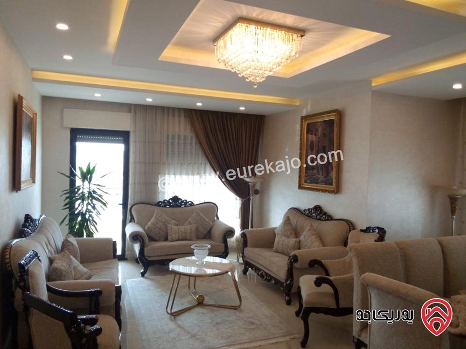 شقة طابق أخير مع روف مساحة 345م + ترس 60م للبيع في عمان - طريق المطار النخيل