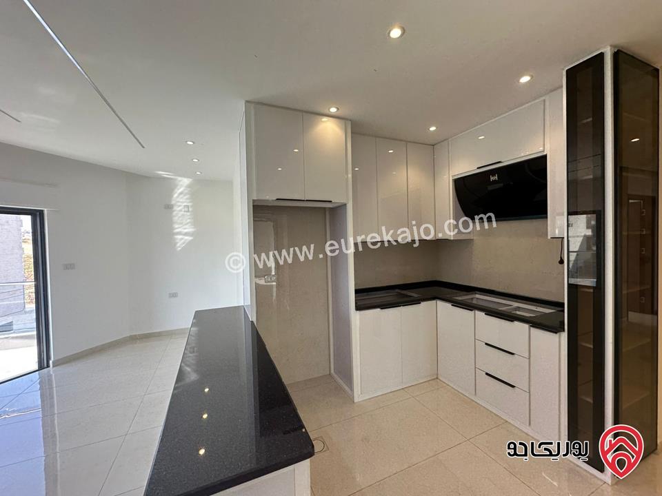 شقة دوبلكس طابق ثالث مع روف مساحة 160م للبيع في عمان - الجبيهة حي المنصور من المالك كاش او اقساط