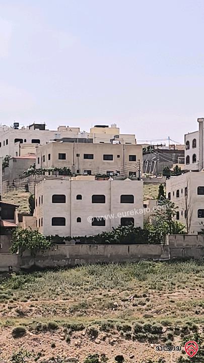 منزل مستقل مساحة 670م على أرض 501م للبيع في عمان - حي عدن شارع الرحاب 