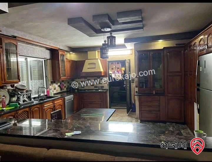 شقة أرضية مساحة 222م للبيع في اربد - الحي الشرقي