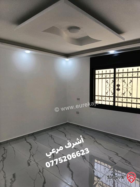 شقة شبه ارضي مساحة 115م بسعر مغري للبيع في الزرقاء الجديدة