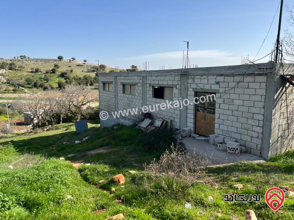 أرض مساحة 4 دونم و 500م للبيع في عجلون - صخره