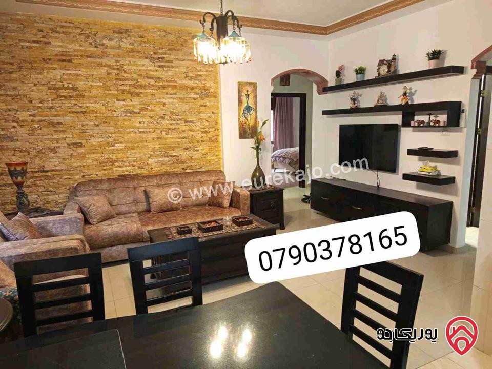 شقة أرضية مساحة 180م داخلي و 100م خارجي للايجار مفروشة في عمان - خلدا 