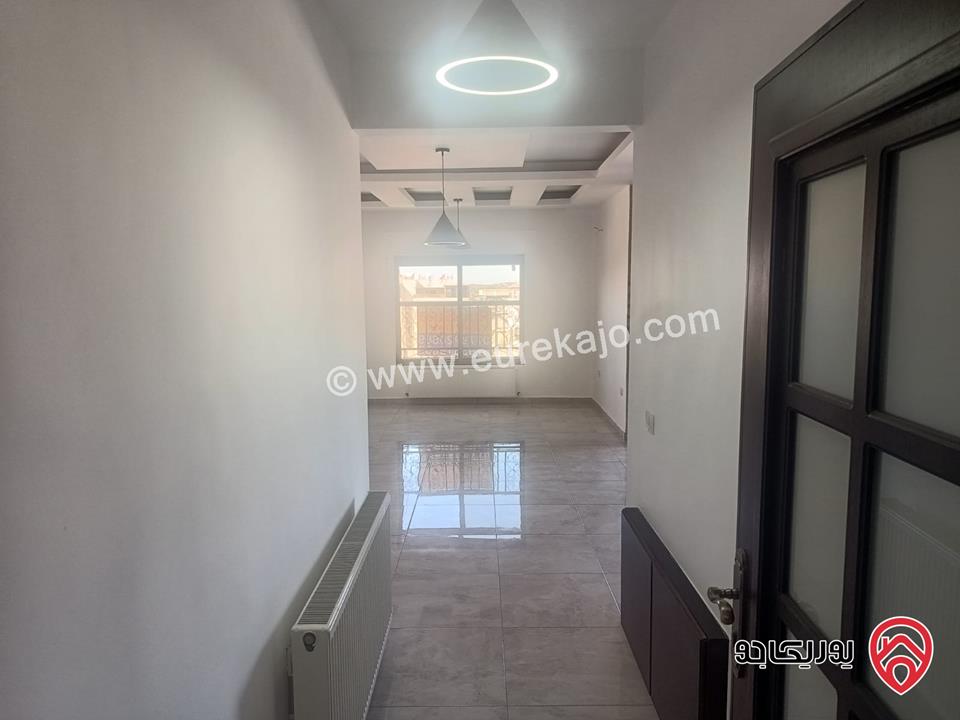 شقة مميزة طابق ثاني مساحة 174م للبيع في عمان - خلدا