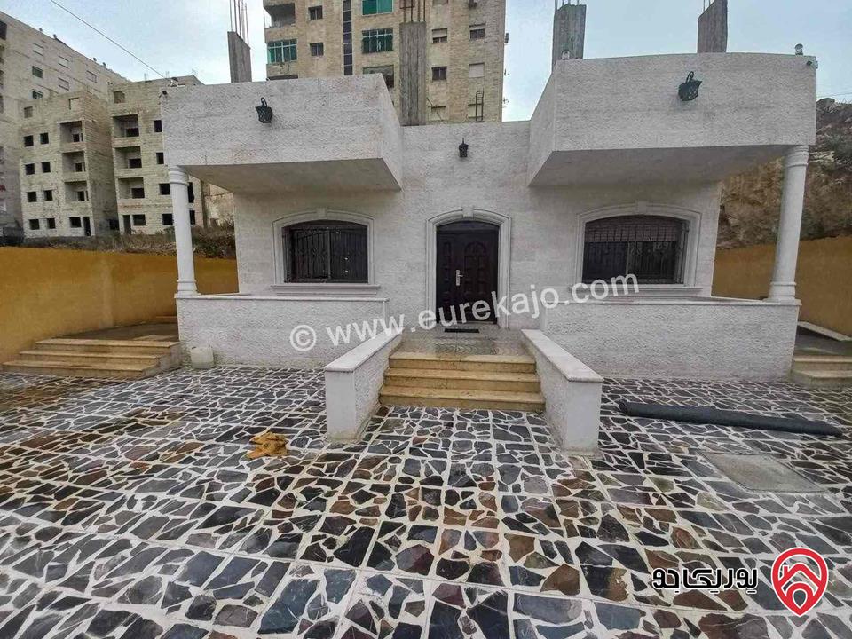 منزل مستقل مساحة الأرض 510م والبناء 210م للبيع في منطقة النصر حي عدن