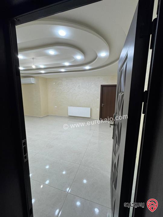 شقة فاخرة مساحة 180م طابق أول للبيع في عمان - الجبيهة 