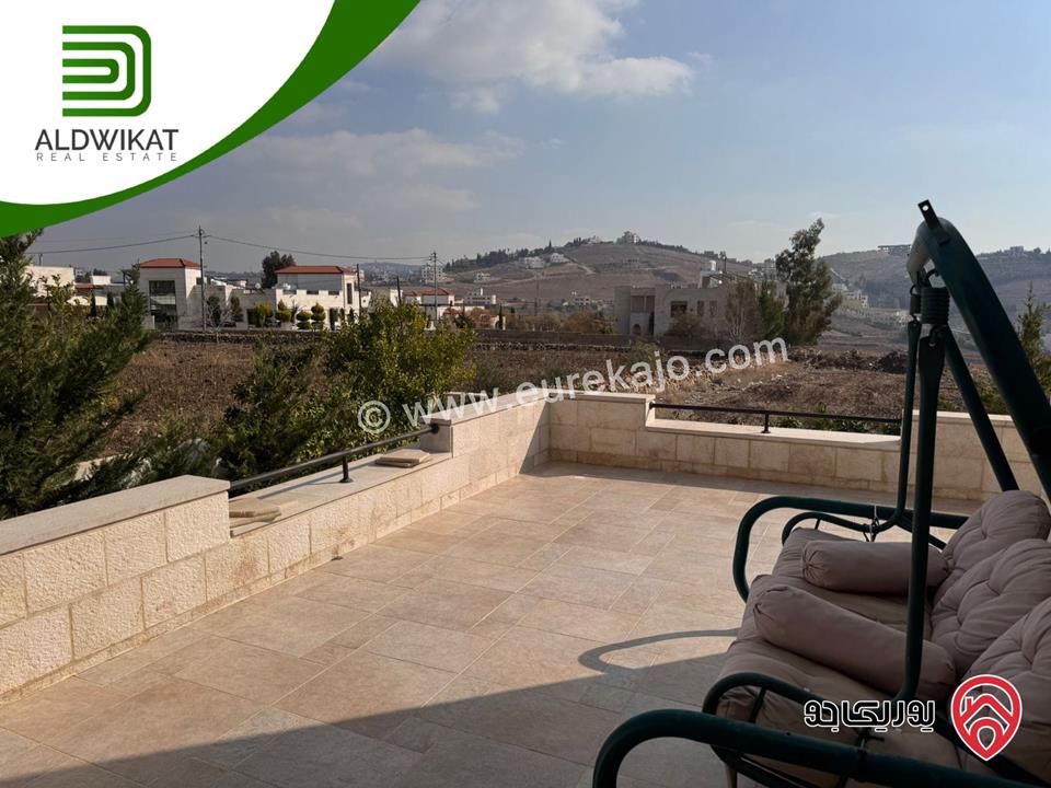 فيلا مساحة الارض 1600م ومساحة البناء 1100م مساحة الحديقة 400م للبيع في السلط - منطقة السرو 