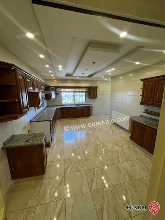 شقتين فارغتان طابقيات مساحة 310م للايجار في عمان - مرج الحمام