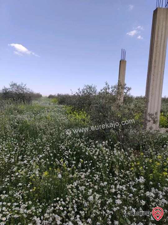 أرض مساحة 3 دونم و 400م للبيع في عمان - حوارة