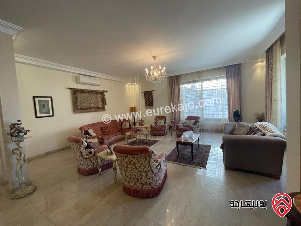 شقة فاخرة مفروشة مساحة 380م داخلي و 200م خارجي للايجار في عمان - عبدون