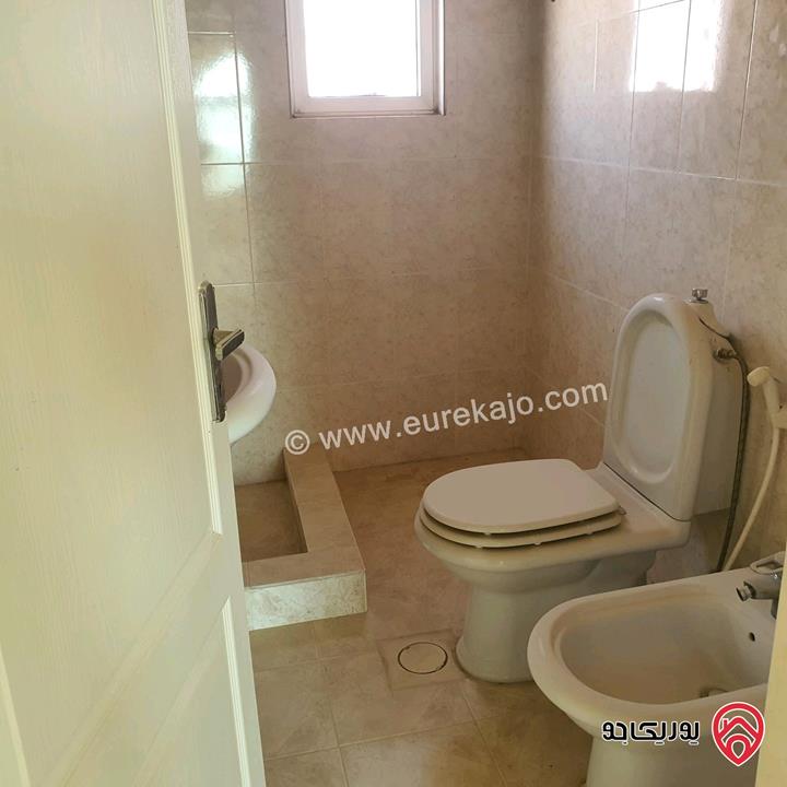 قطعة أرض مساحة 594م عليها بيت طابقين للبيع في البحر الميت جوفة الكفرين 