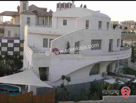 فيلا فخمة ومميزة بتشطيبات عصرية مساحة 1050م على أرض 1100م للبيع في عمان - الظهير