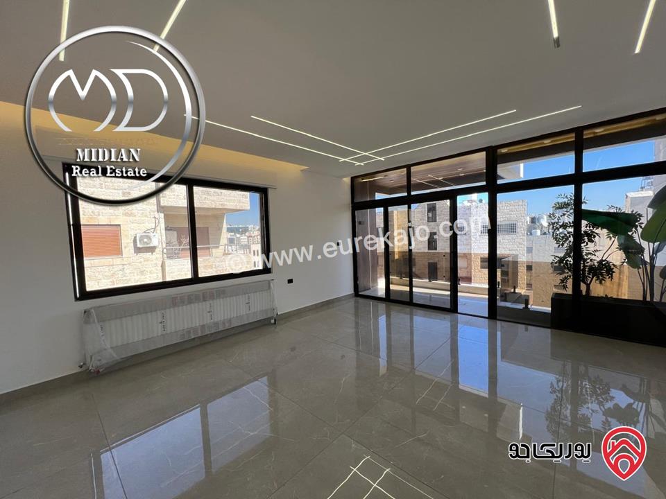 شقق جديدة للبيع في عمان - حنو الصويفية مساحة 180م تشطيبات و ديكورات فاخرة اطلالة رائعة بسعر مميز . 