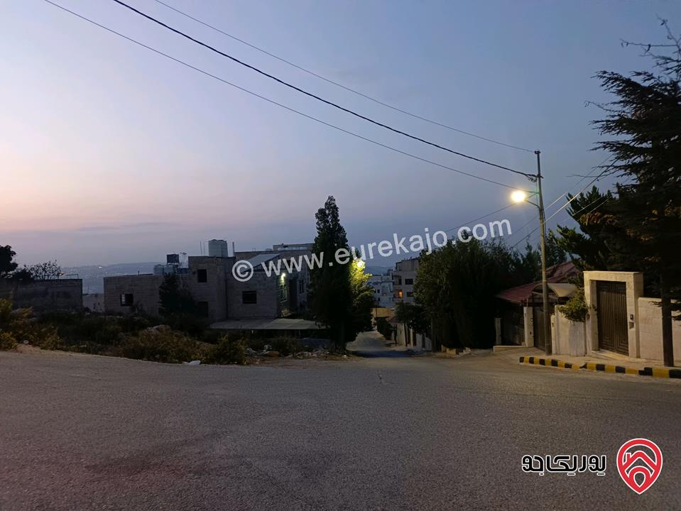 قطعة أرض مميزة مساحة 1 دونم و 10م للبيع في عمان - الجبيهة قرب مسبح تولين