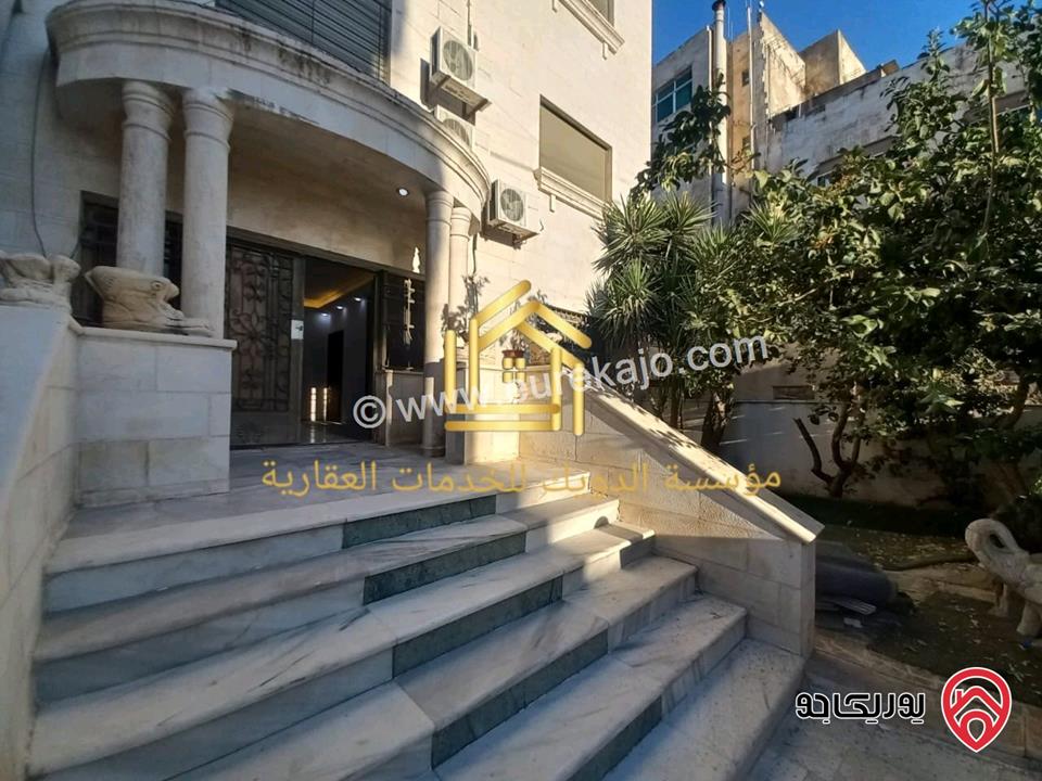 شقة فارغة طابق ارضي مساحة داخلي 180م مساحة خارجية 50م للايجار في عمان - دير غبار 