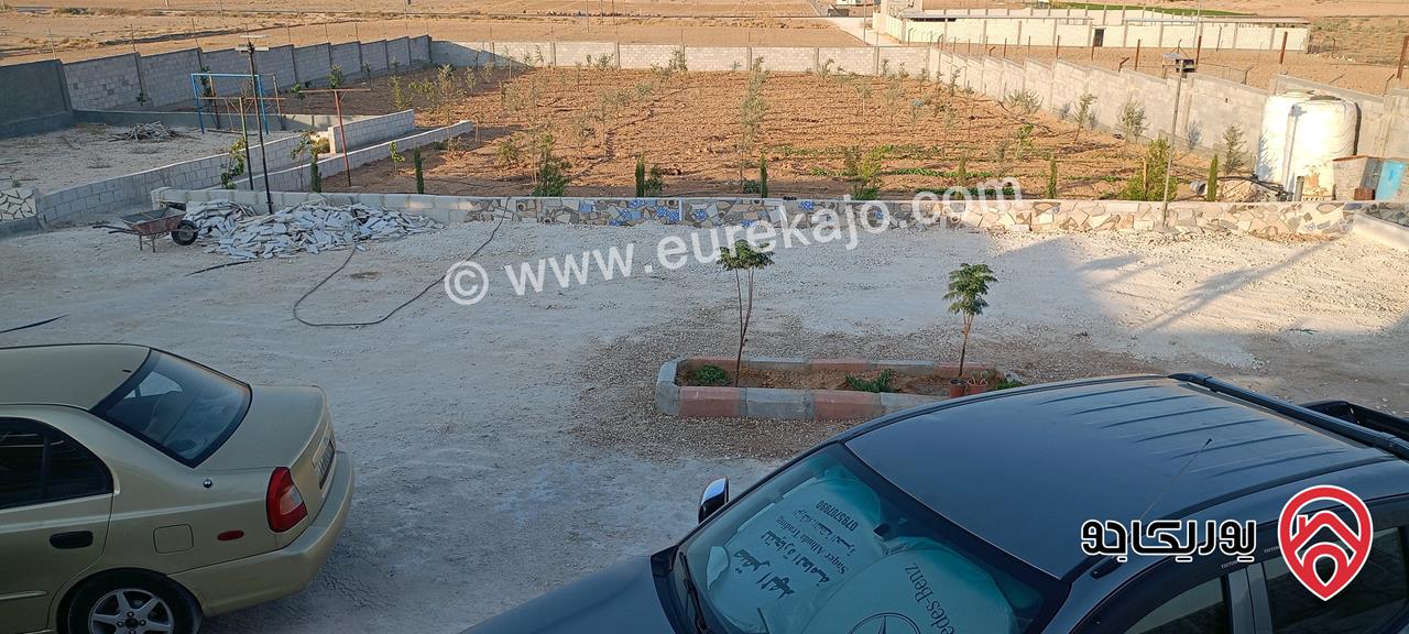 مزرعة مساحة الأرض 3400م والبناء 120م للبيع في المفرق 