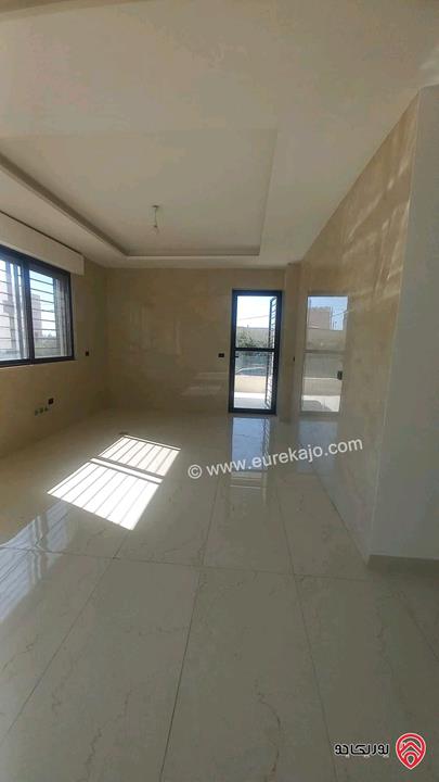 فيلا مساحة 600م على أرض 1 دونم و 112م للبيع في عمان - ام السوس 