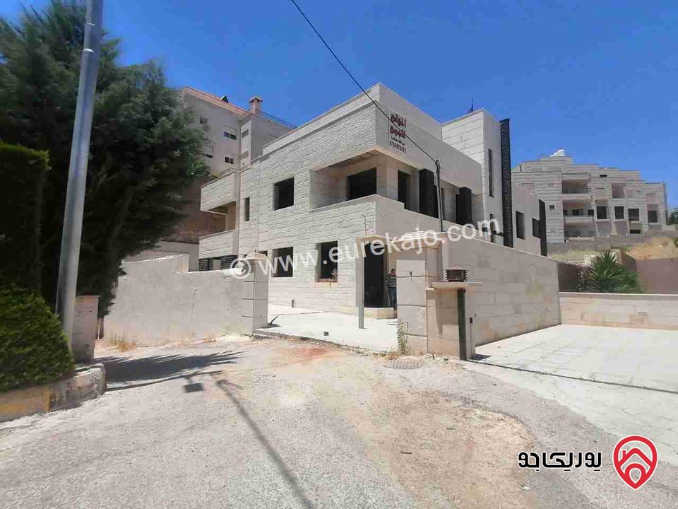 فيلا مساحة 1 دونم على أرض 940م للبيع في عمان - دابوق
