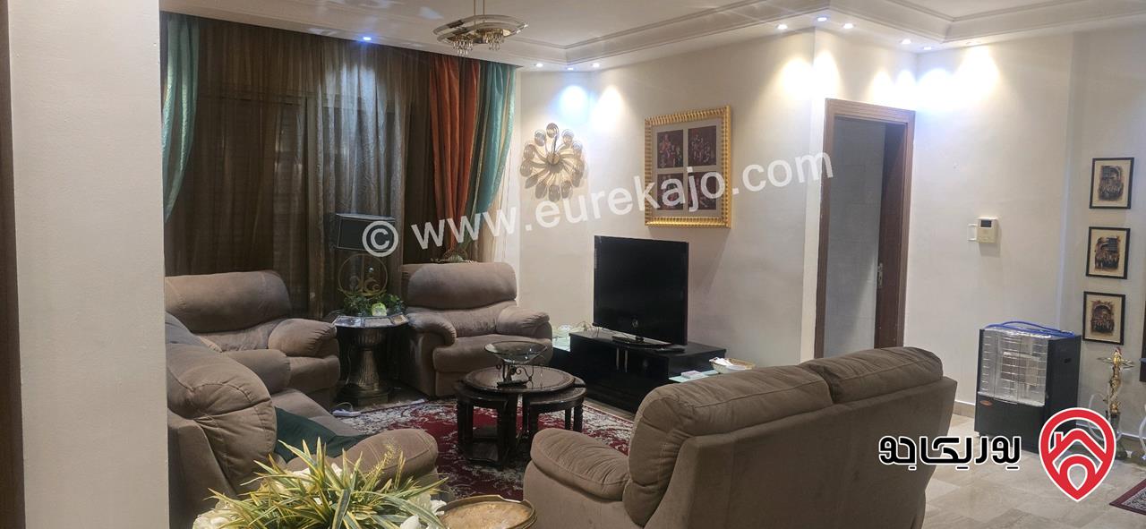 شقة ارضية مساحة 351م و حديقة وتراسات 350م للبيع في عمان - الرابية
