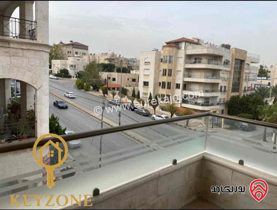 شقة طابق ثالث مساحة 235م للبيع في عمان - دير غبار 