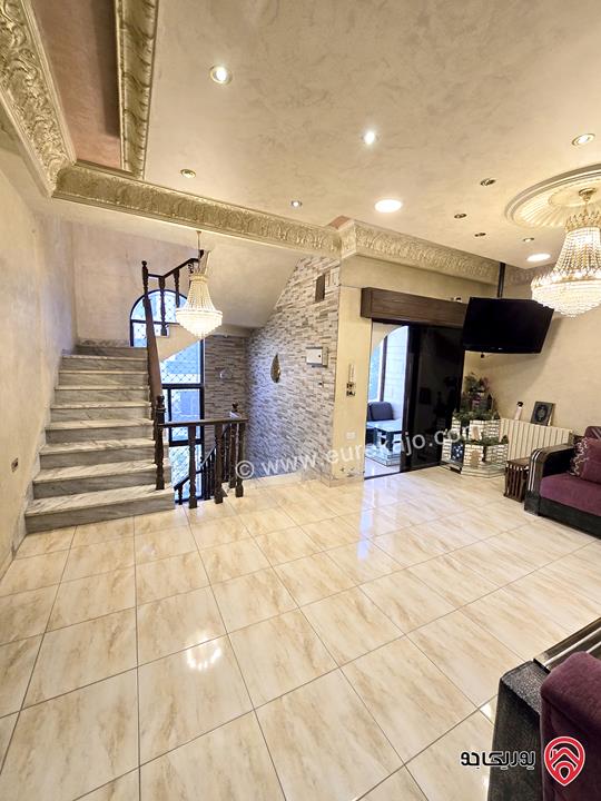 فيلا مستقلة مفروشة مساحة 450م على أرض 500م مع مسبح للايجار في عمان - ام السماق