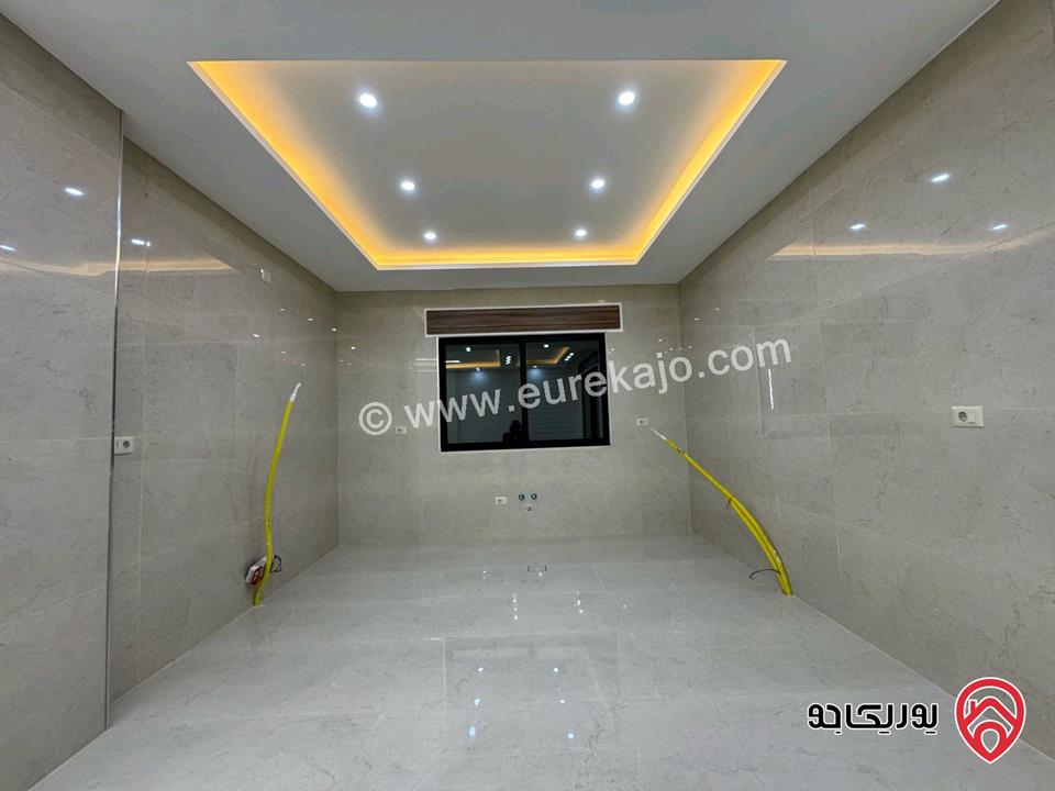 شقة طابق ثالث دوبلكس مساحة 320م معفية من الرسوم للبيع في عمان - طريق المطار الحويطي 