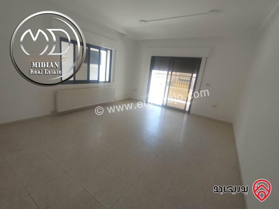 شقة طابقية فارغة للايجار في عمان - ضاحية الامير راشد مساحة 240م طابق اول بسعر مميز