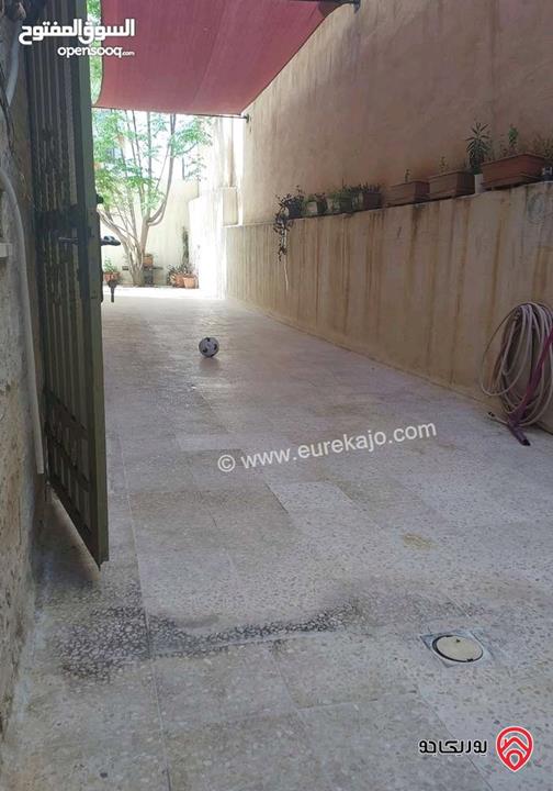 شقة شبه أرضية مساحة 133م داخلي و 140م خارجي للبيع في عمان - جبل الزهور بجانب مسجد خليل السالم