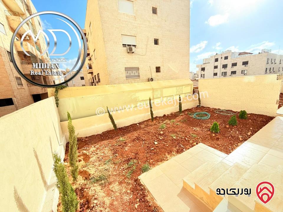 شقة ارضية للبيع في عمان - خلدا مساحة 180م مع ترس وحديقة 200م تشطيبات ديكورات عصرية فاخرة جديدة لم تسكن