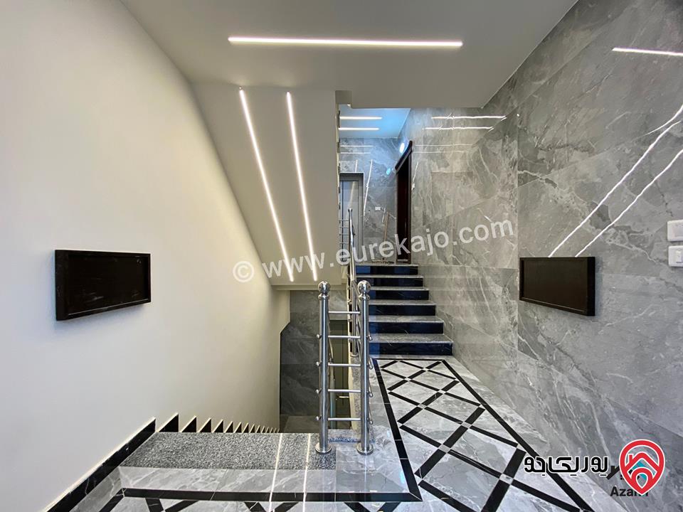 شقق تسوية مساحة 183م داخلي وخارخي 110م  للبيع في عمان - المقابلين