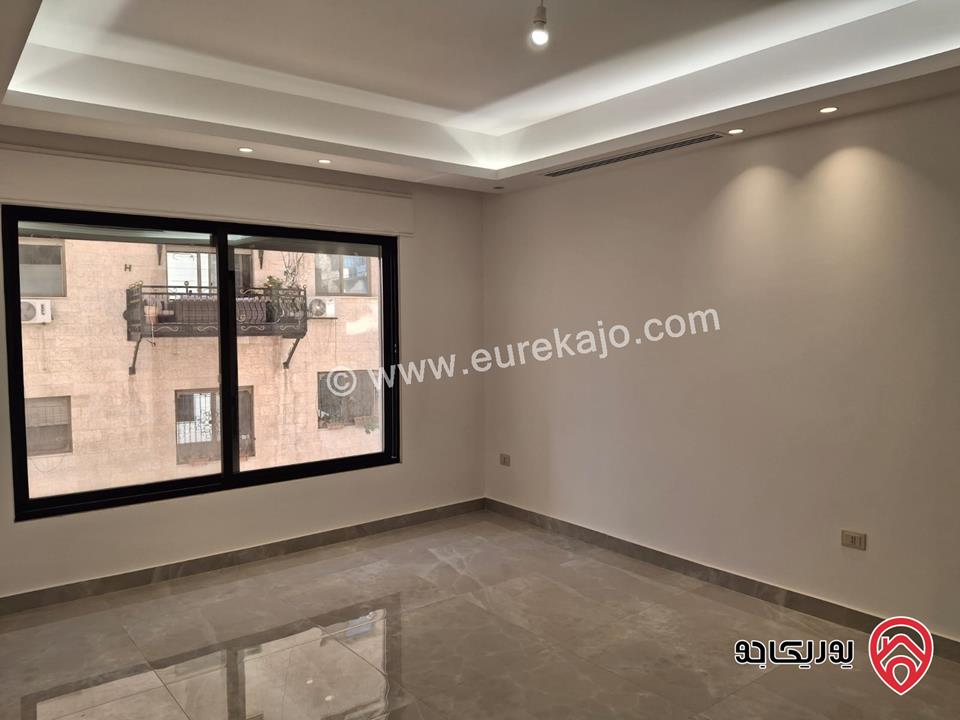 شقة جديدة طابق أول مساحة 180م للبيع في عمان - دير غبار