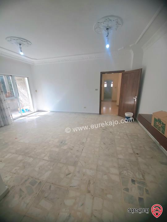 شقة طابقية مساحة 290م للبيع في عمان - الرابية 