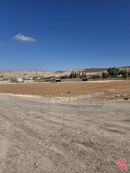 قطعة ارض استثمارية مساحة 750م للبيع في منطقة هادئة من أراضي شمال عمان - موبص