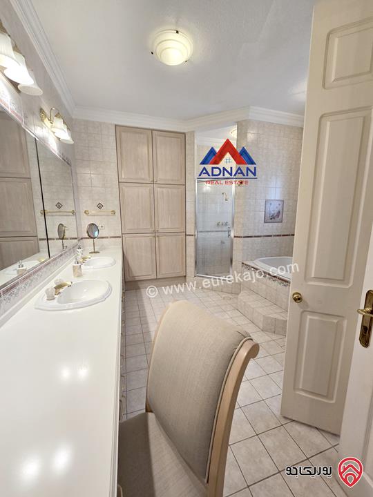 شقة طابقية مفروشة مساحة 400م للإيجار السنوي في عمان - الرابية