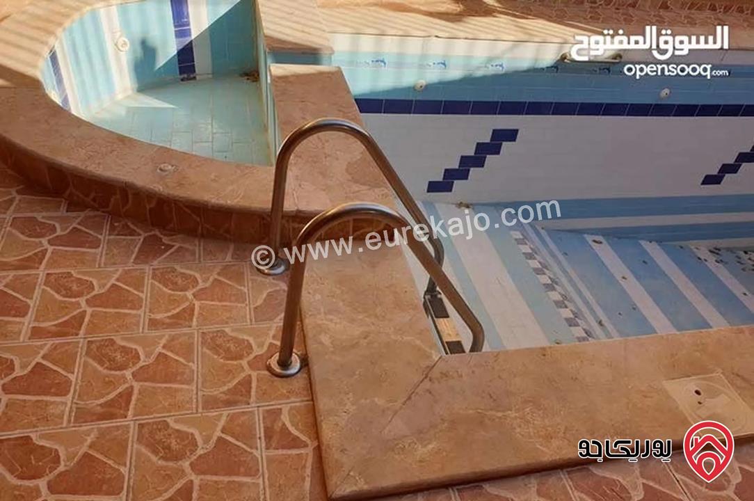 فيلا فاخرة مساحة 450م على أرض 960م للبيع في عمان - ابو السوس