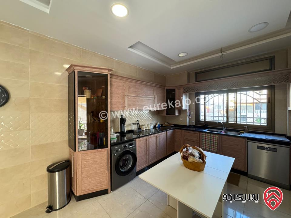 شقة أرضية مميزة مساحة 162م داخلي و 280م خارجي للبيع المنطقة الخامسة / العقبة