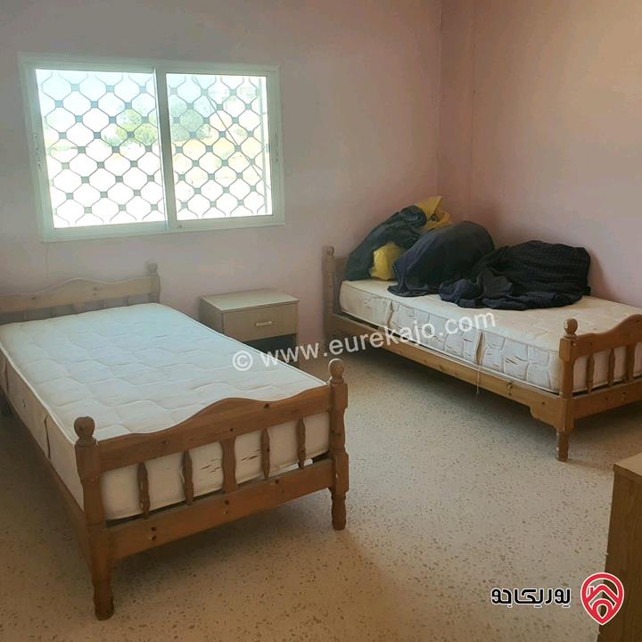 قطعة أرض مساحة 594م عليها بيت طابقين للبيع في البحر الميت جوفة الكفرين 