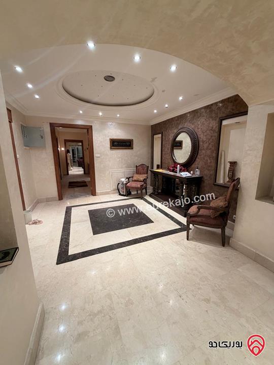 شقة طابقية فاخرة مفروشة او فارغة طابق ثاني مساحة 460م للإيجار في عمان - الجاردنز