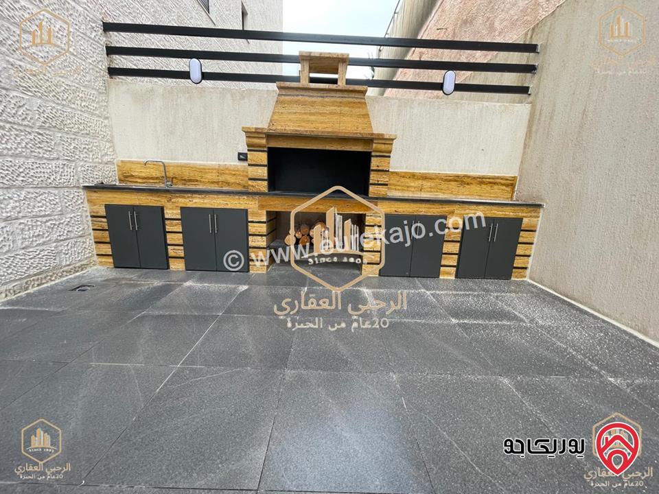 شقة فارغة أرضية مساحة 225م داخلي و 200م خارجي للايجار في عمان - الجبيهة